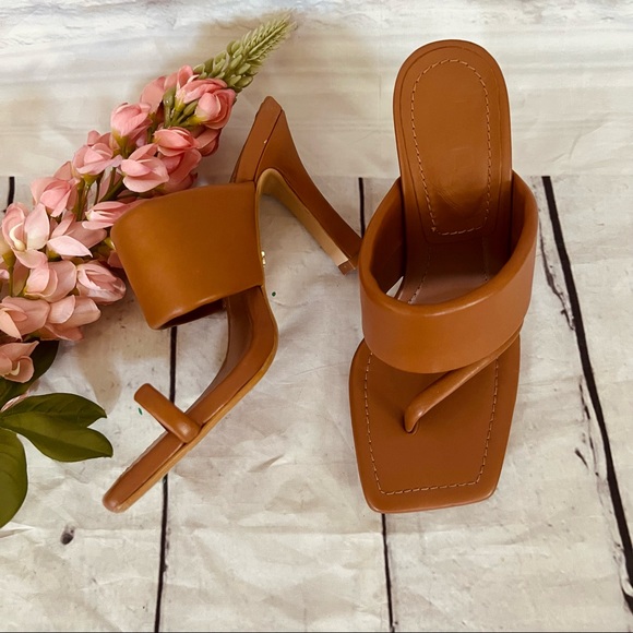 Zara Leather Heels - Picture 3 of 11